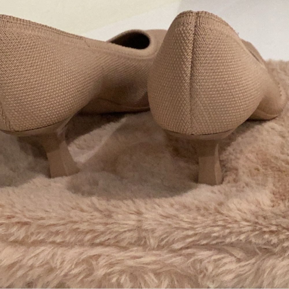 Elegant Tan Women's Shoes - Picture 2 of 6